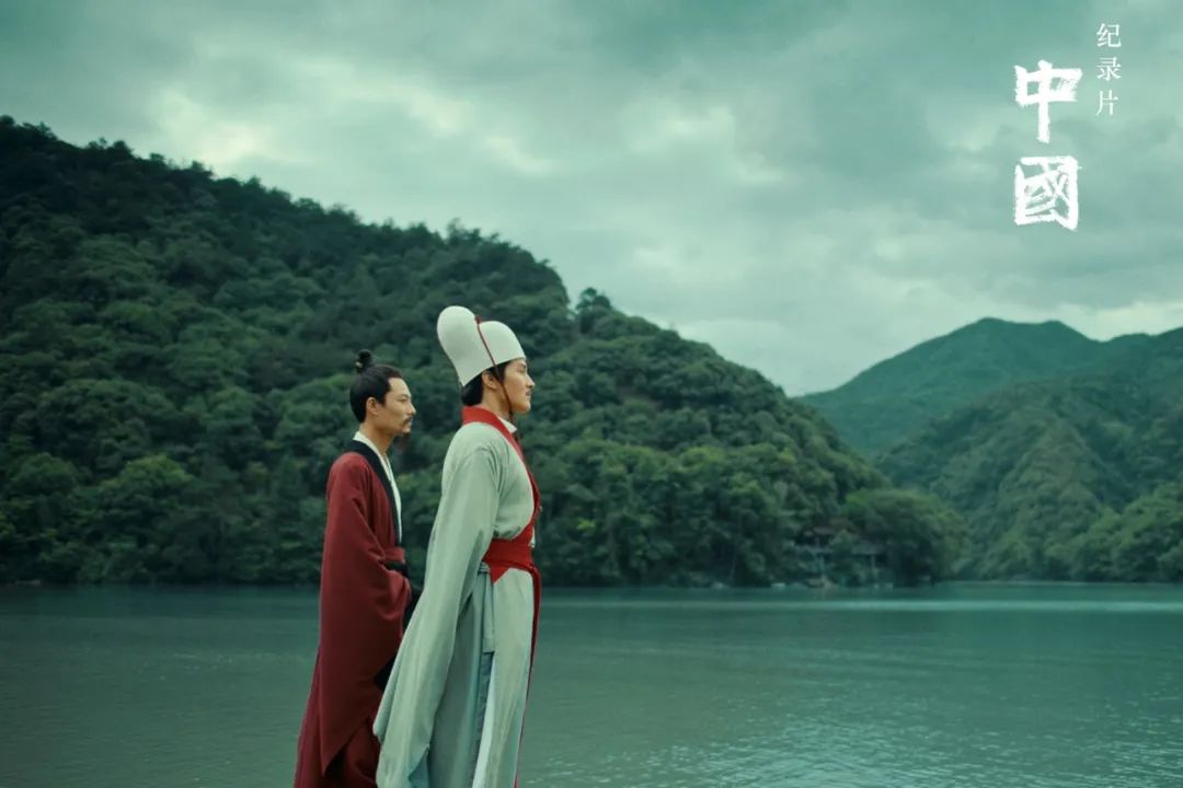 暖色嫌疑对峙